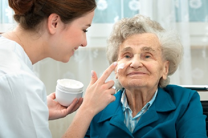 grooming-tips-for-senior-care-providers