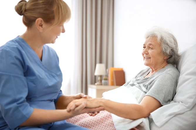 bringing-hospital-care-home-the-advantages